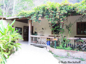 Macaw Mountain Entrance