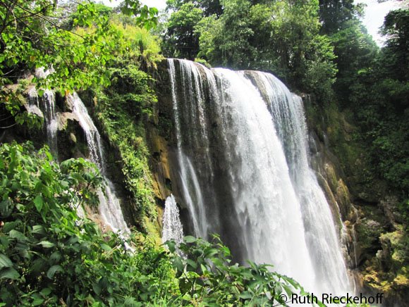 Pulhapanzak seen from the top, Honduras