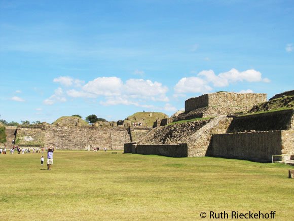 The palace and northern platform