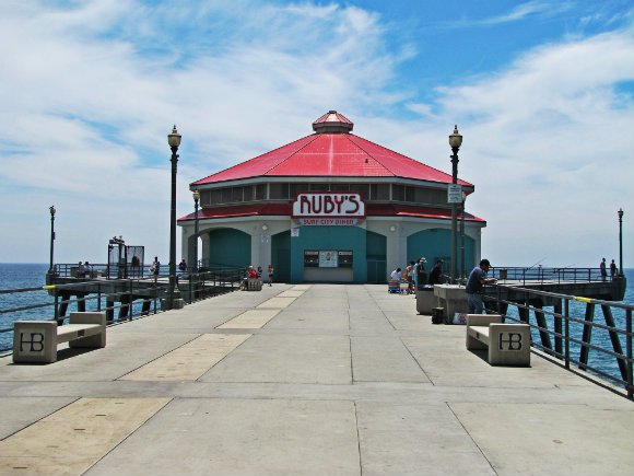 Ruby's Diner, Ruby;'s Diner in Pier, Red Roundhouse