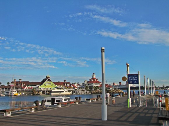 Pine Street Pier, pier in rainbow harbor, pier near lighthouse