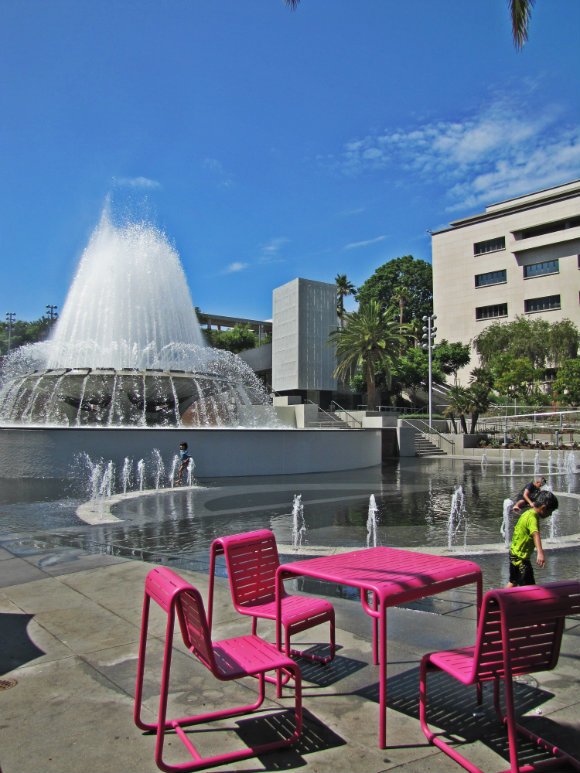 Fountain in Grad Park, Los Angeles, California