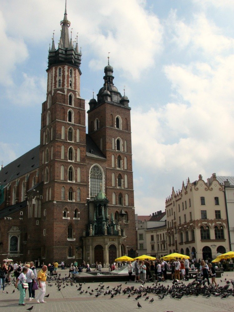 Krakow Sightseeing, St. Mary's Basilica, Main Square 