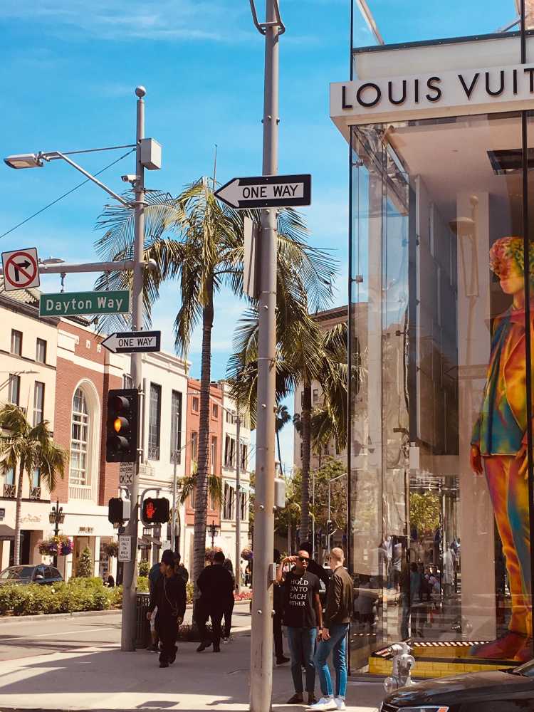 Beverly Hills Tours: Walking Around Rodeo Drive - Tanama Tales